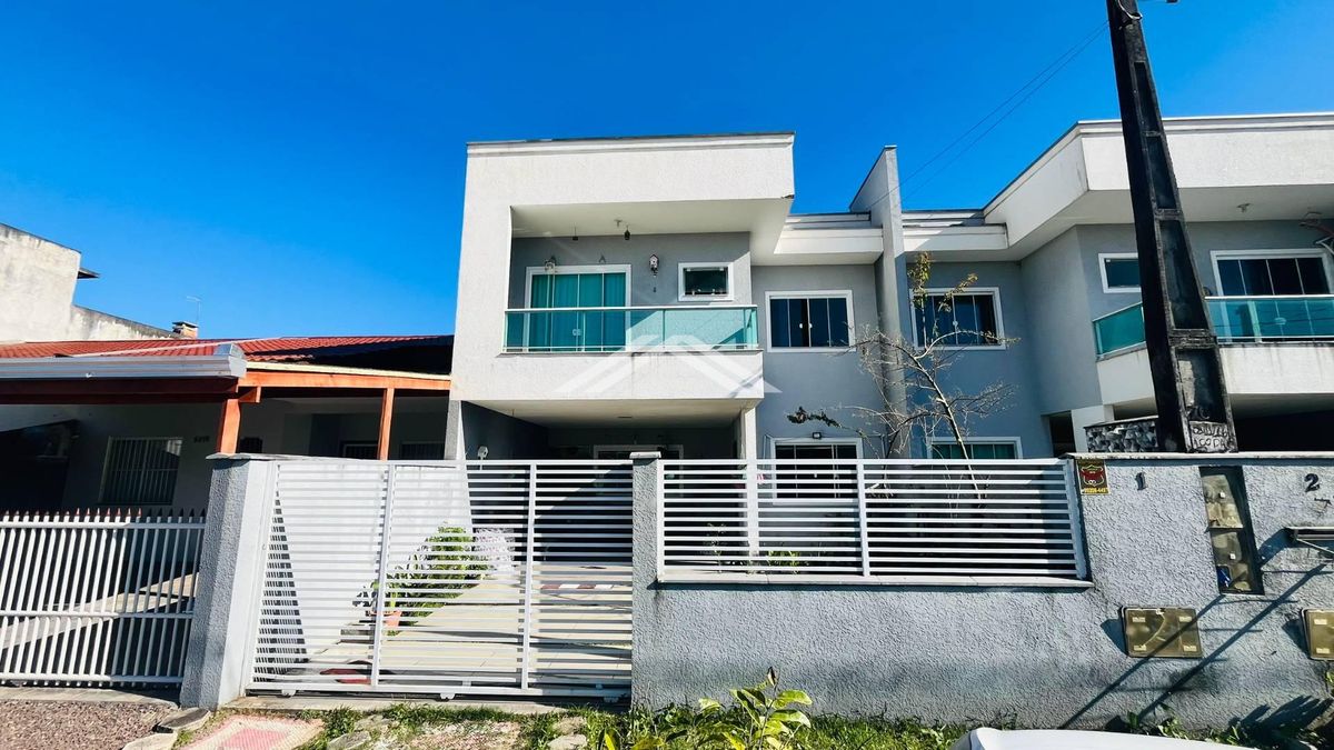 Sobrado à venda no bairro Paese - Itapoá Santa Catarina - Sobrado em Paese, Itapoá - à venda - Imobiliária Sperandio