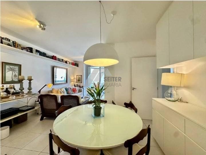 Apartamento á venda Itacorubi Florianópolis.