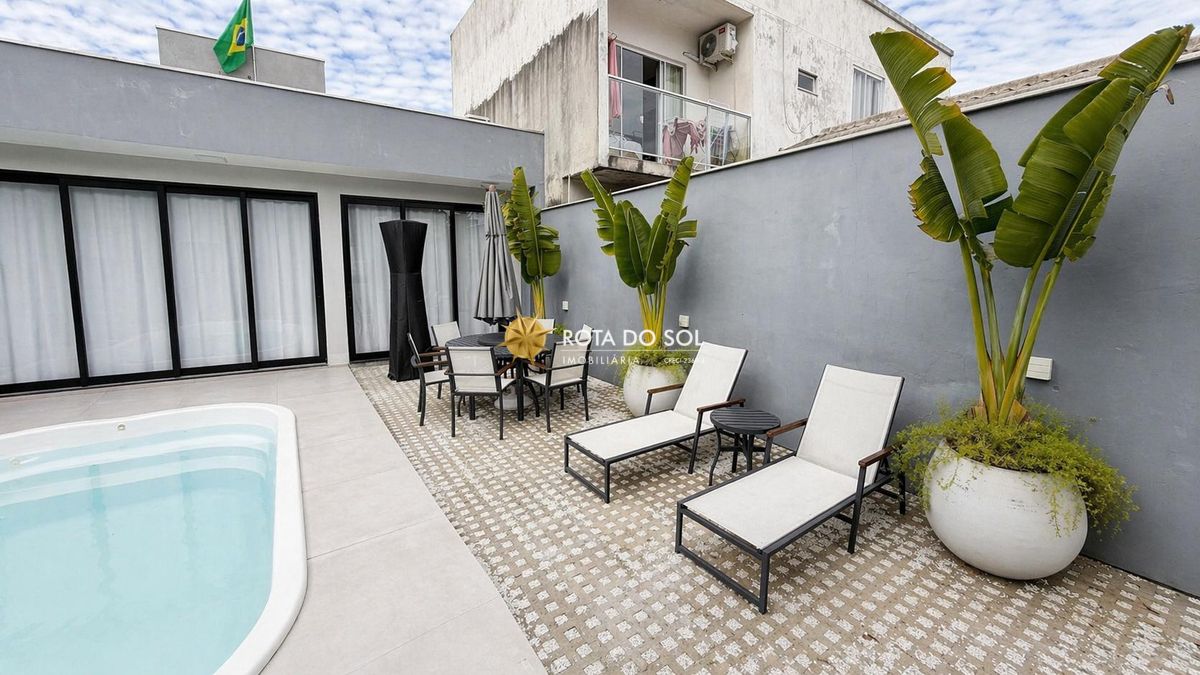 Casa com piscina á venda Praia Zimbros Bombinhas - 6