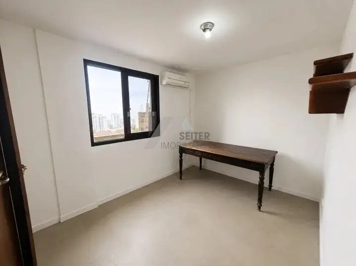 Casa de 5 Quartos no Itacorubi
