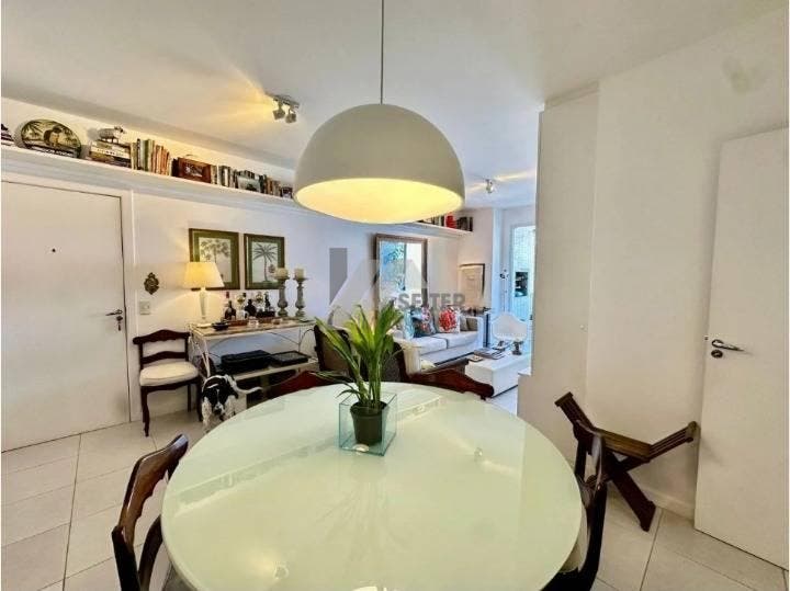 Apartamento á venda Itacorubi Florianópolis.