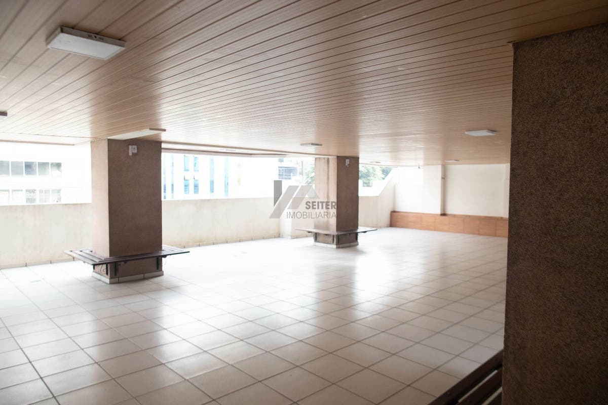 Apartamento com 3 quartos, Centro - Florianópolis
