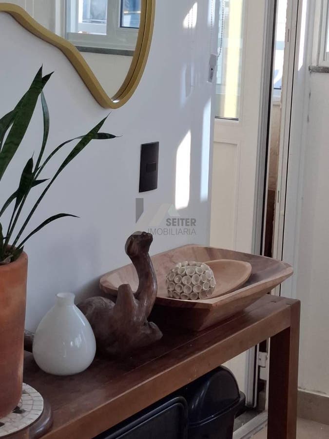 Apartamento com 2 quartos, Centro - Florianópolis