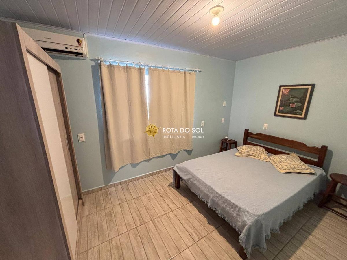 Casa 4 Dormitórios Praia de Bombas Bombinhas SC - 11