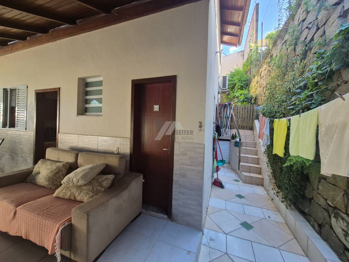 Casa a venda na Trindade com 5 dormitórios Florianópolis