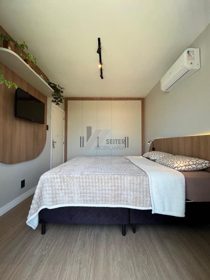 Apartamento com 2 quartos, Centro - Florianópolis