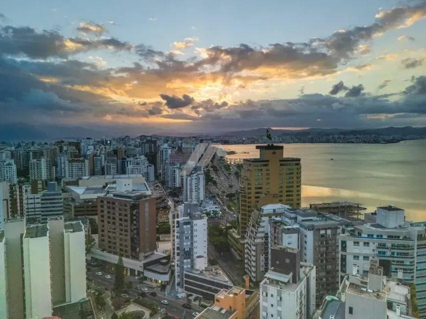Apartamento com 5 quartos, Centro - Florianópolis