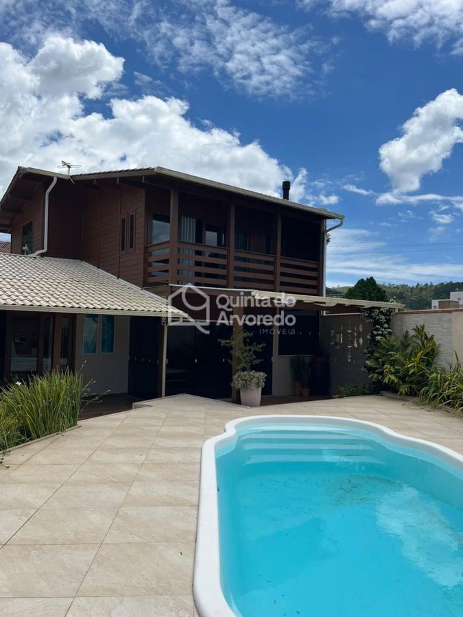 Casa Fazenda da Armação - Casa em Fazenda da Armação, Governador Celso Ramos - à venda - Quinta do Arvoredo Imóveis