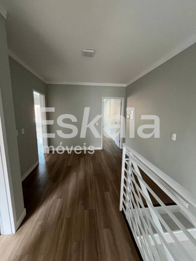 Sobrado Semi Mobiliado Com 01 Suíte + 02 Quartos Czerniewicz
