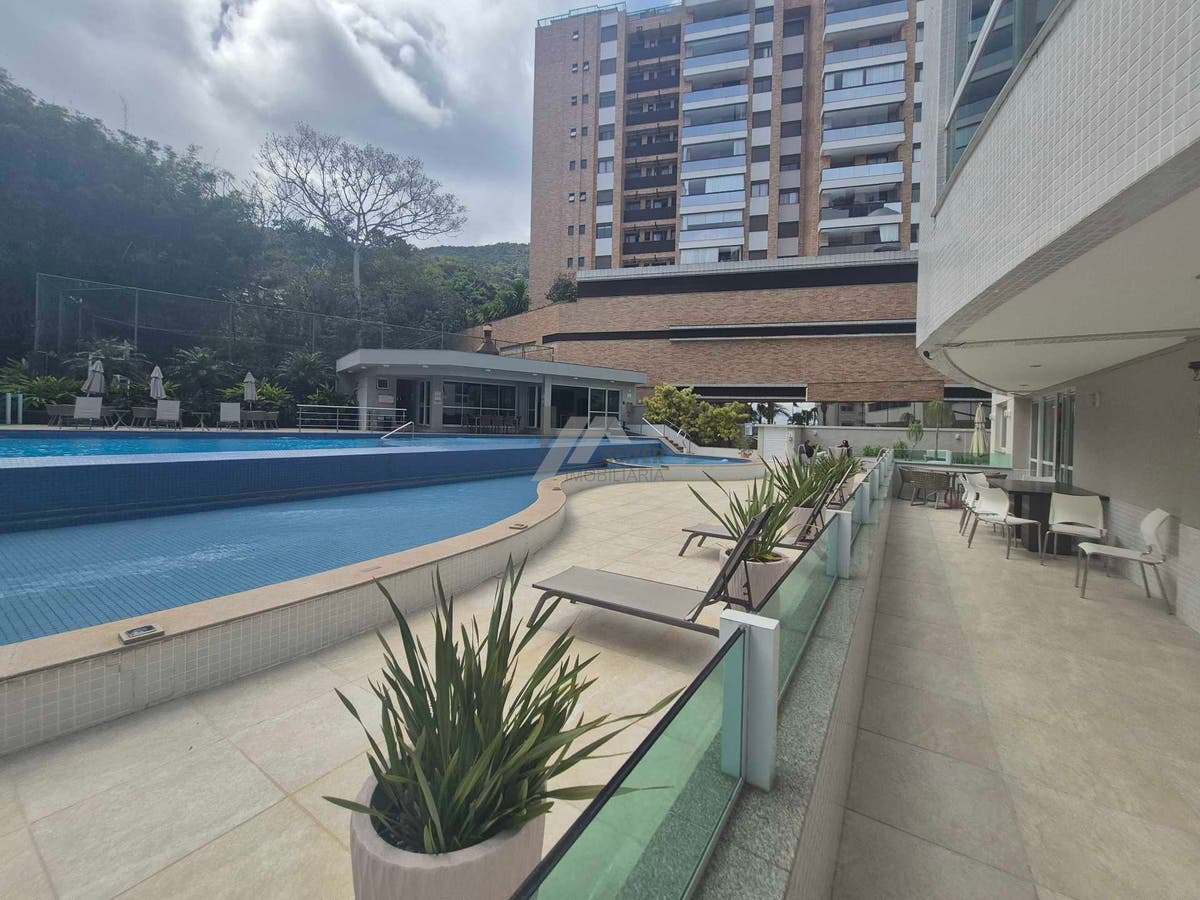 Apartamento alto padrão de 4 dormitorios sacada com churrasqueira e 2 vagas para locação no Itacorubi