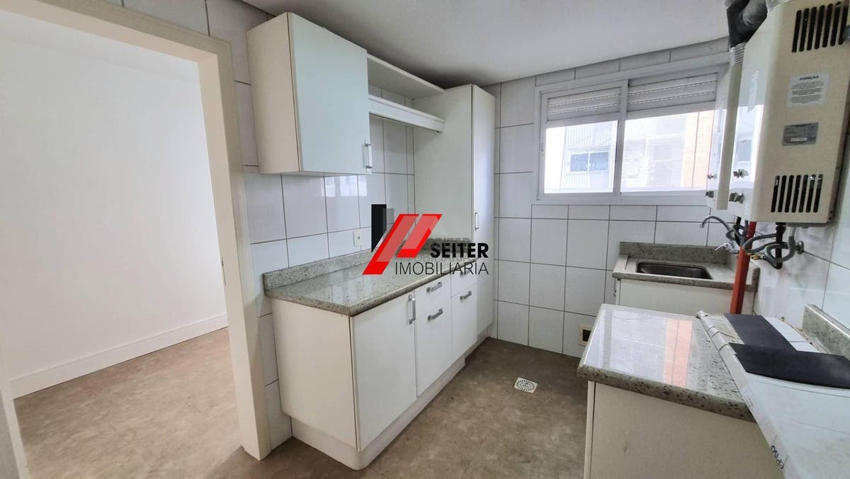 Apartamento de 4 dormitorios para alugar na Beira Mar de Florianopolis