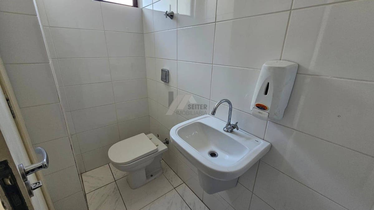Sala comercial para venda no Shopping Trindade