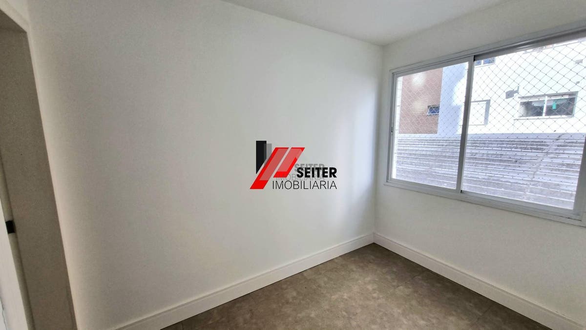 Apartamento de 4 dormitorios para alugar na Beira Mar de Florianopolis