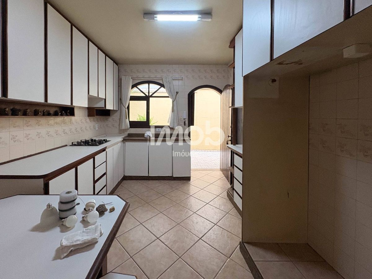 Casa, 3 quartos, 250 m² - Foto 2
