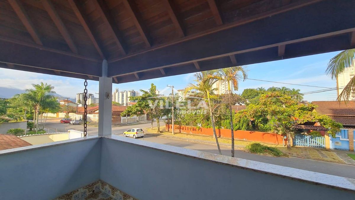 Expetacular sobrado no Aruã.