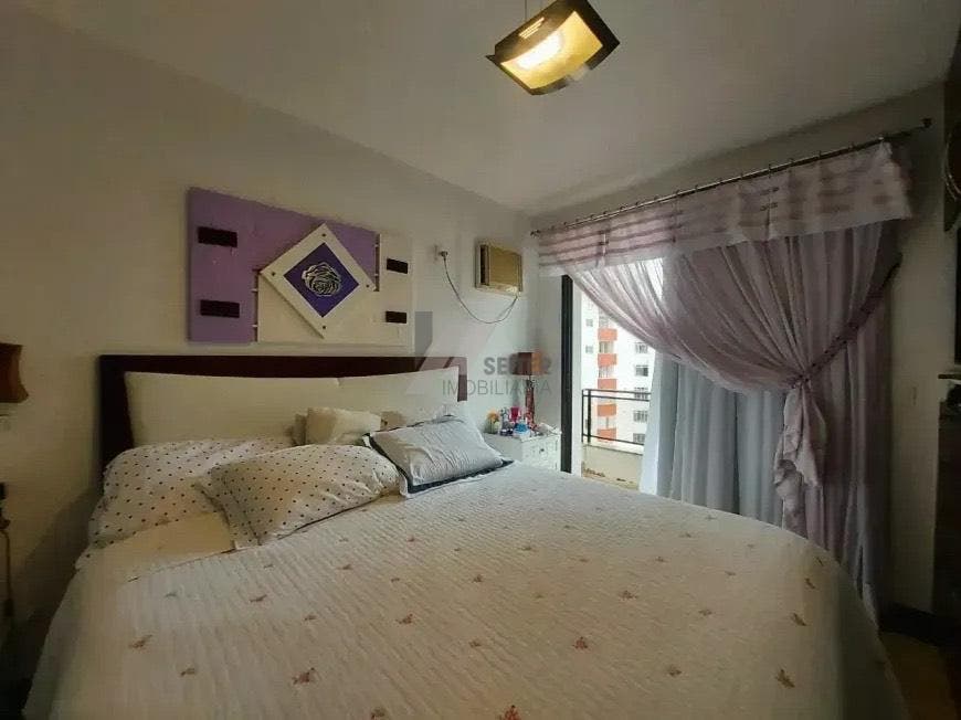 Apartamento com 3 quartos, Centro - Florianópolis