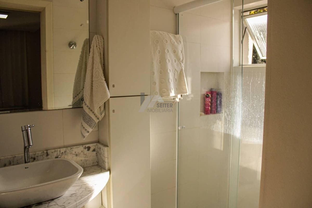 Cobertura com 3 quartos, Pantanal - Florianópolis