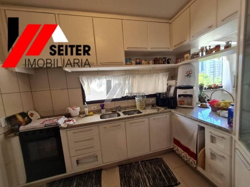Apartamento de 3 dormitórios a venda Centro de Florianópolis