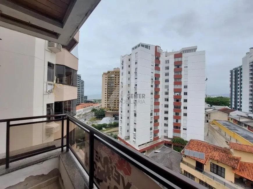 Apartamento com 3 quartos, Centro - Florianópolis