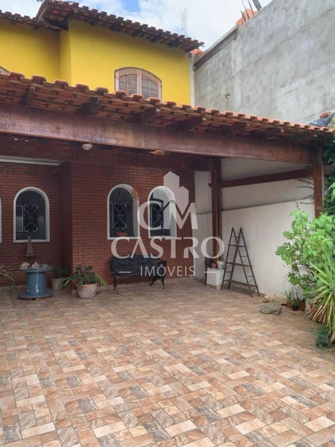 Sobrado 3 quartos Vila Jacuí - São Paulo com 4 vagas de garagem