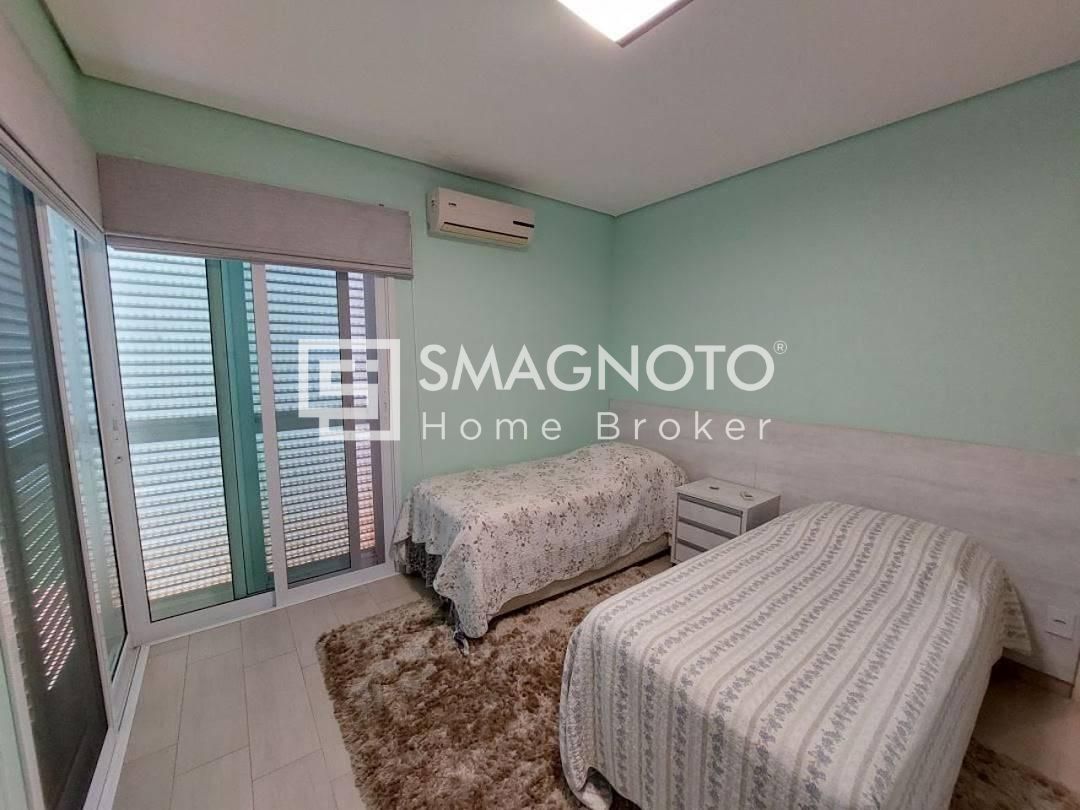Vendo Sobrado no condomínio Aguas de São Pedro 3 suítes, piscina e excelente nível de acabamento!