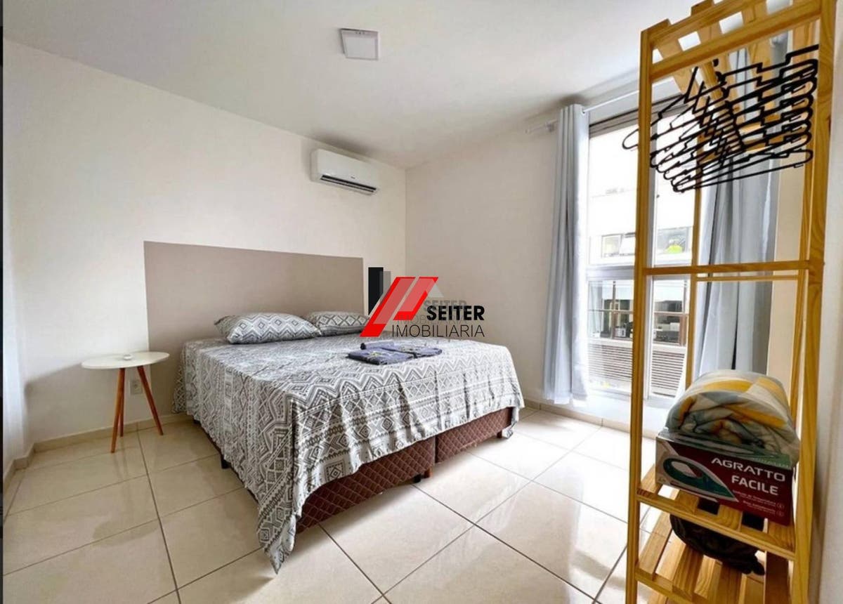 Apartamento mobiliado a venda no centro de Florianopolis