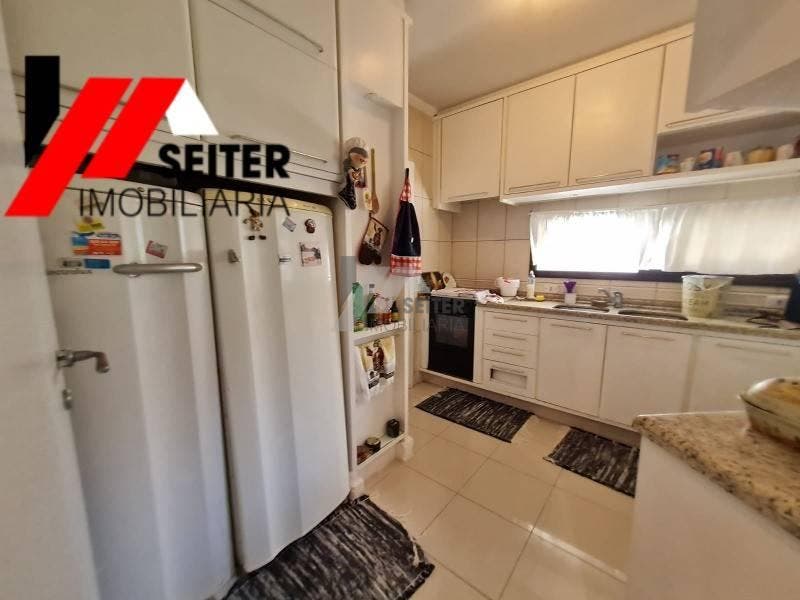 Apartamento de 3 dormitórios a venda Centro de Florianópolis