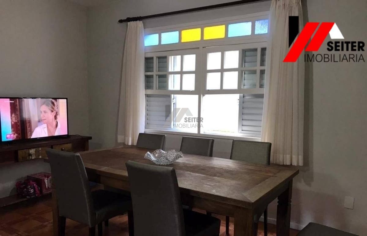 Casa a venda de 4 dormitórios no Centro de Florianópolis