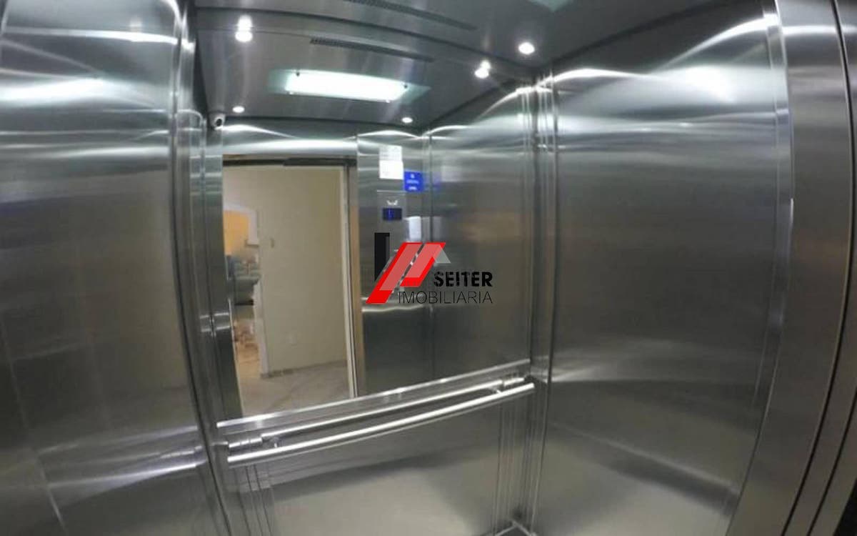 Apartamento de 3 quartos a venda na Av Mauro Ramos Centro