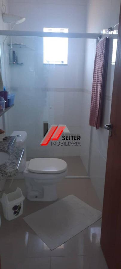 Casa a venda com 4 quartos sendo 4 suítes, 5 banheiros e 5 vagas de garagem, com area total de 279m²