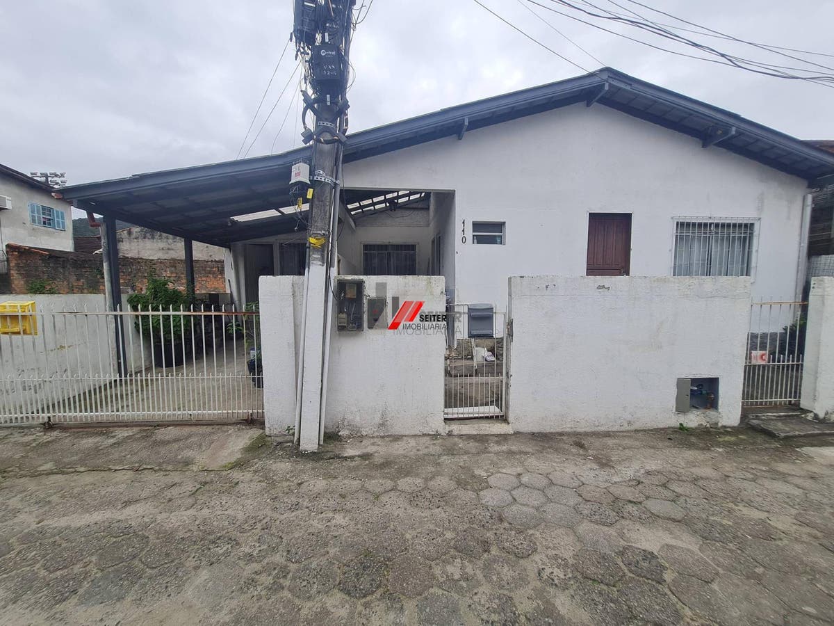 Excelente terreno à venda no bairro Córrego Grande em Florianópolis.
