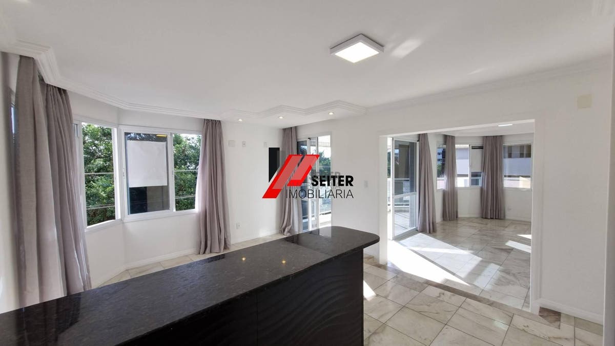 Apartamento a venda na Beira Mar Norte de Florianópolis
