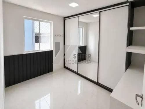Apartamento com 3 quartos, Centro - Florianópolis