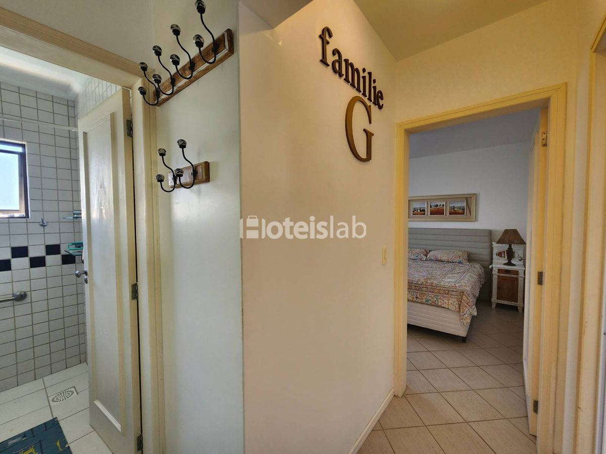 Lindo apto de 2 quartos com piscina a 300m da praia