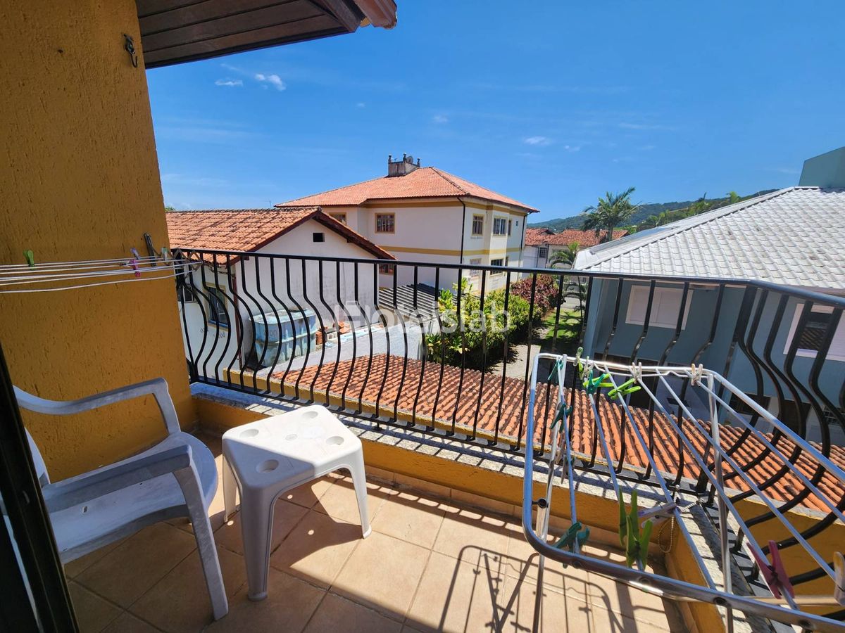Lindo apto de 2 quartos com piscina a 300m da praia