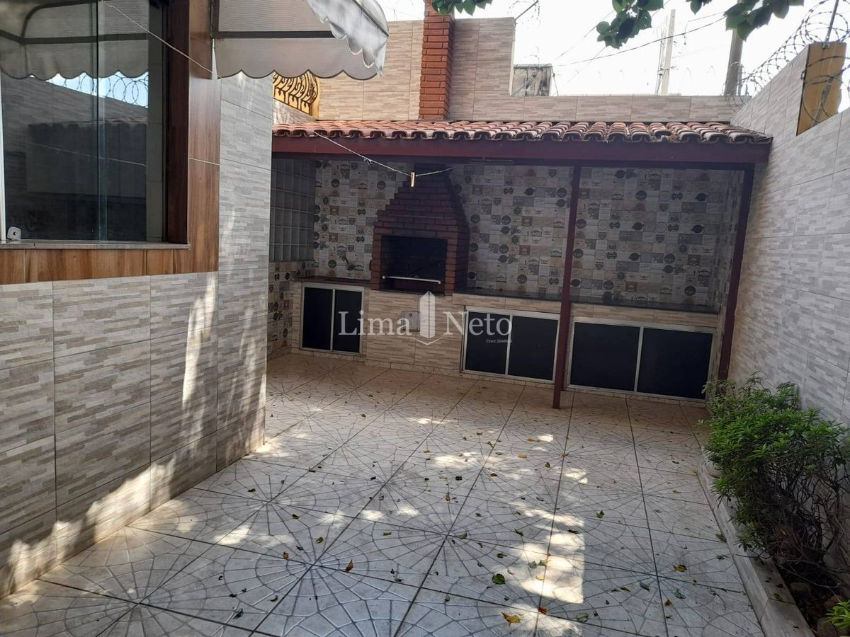 Casa sobrado, 234 m2, 3 dorms ( 1 suíte com closet ) 4 vagas