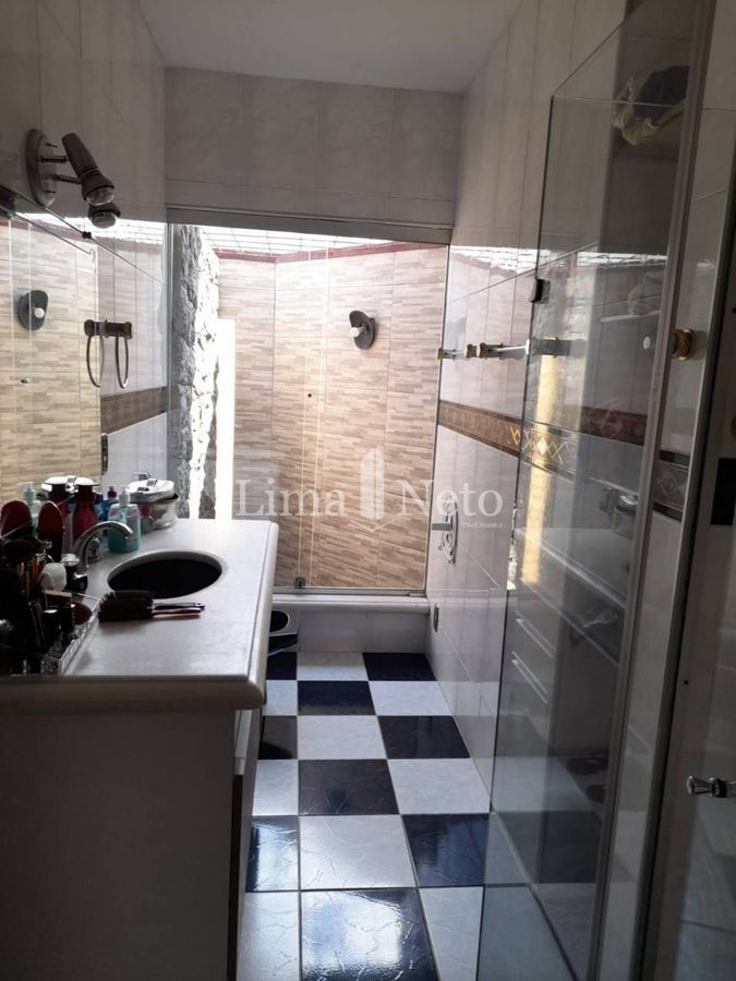 Casa sobrado, 234 m2, 3 dorms ( 1 suíte com closet ) 4 vagas