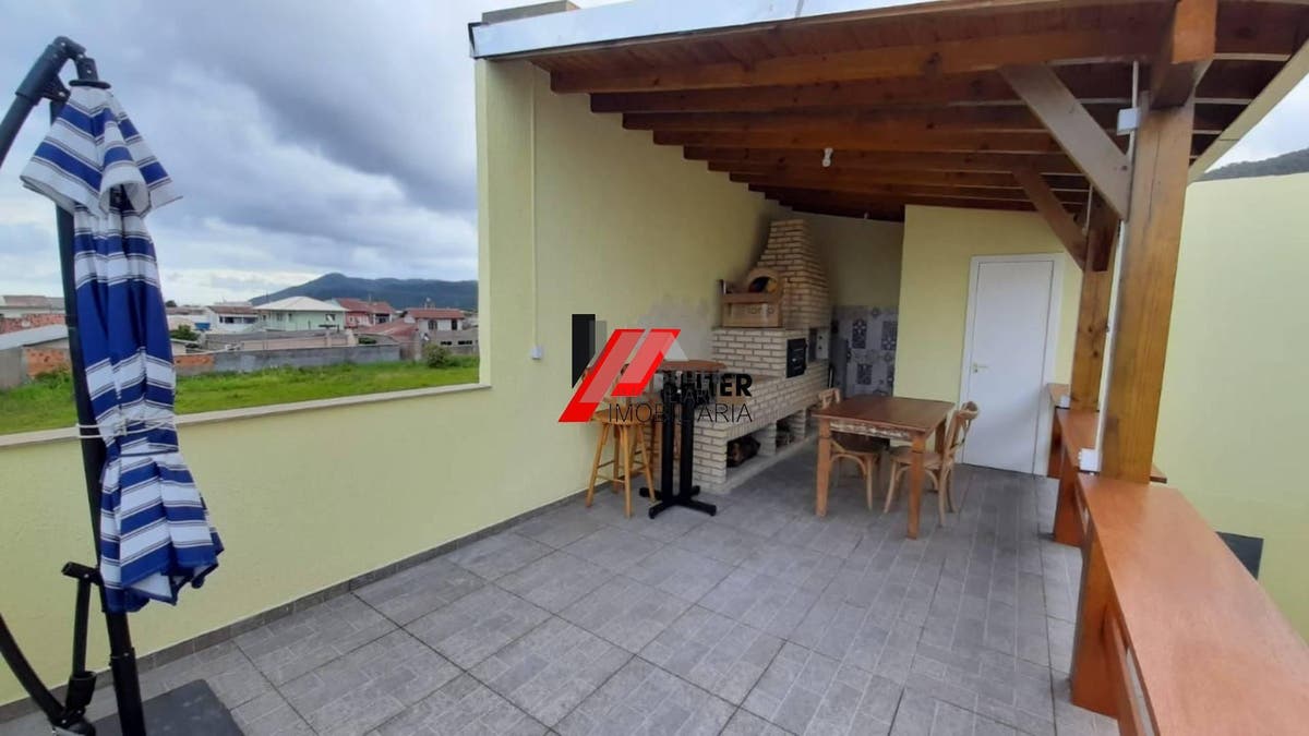 Casa de 4 dormitórios à venda no bairro Rio Vermelho em Florianópolis