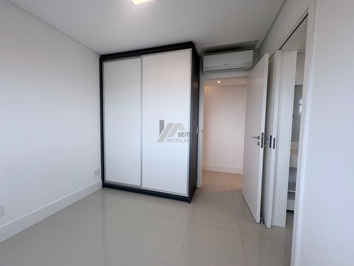 Apartamento 3 domitorios suite venda Florianopolis Agronomica