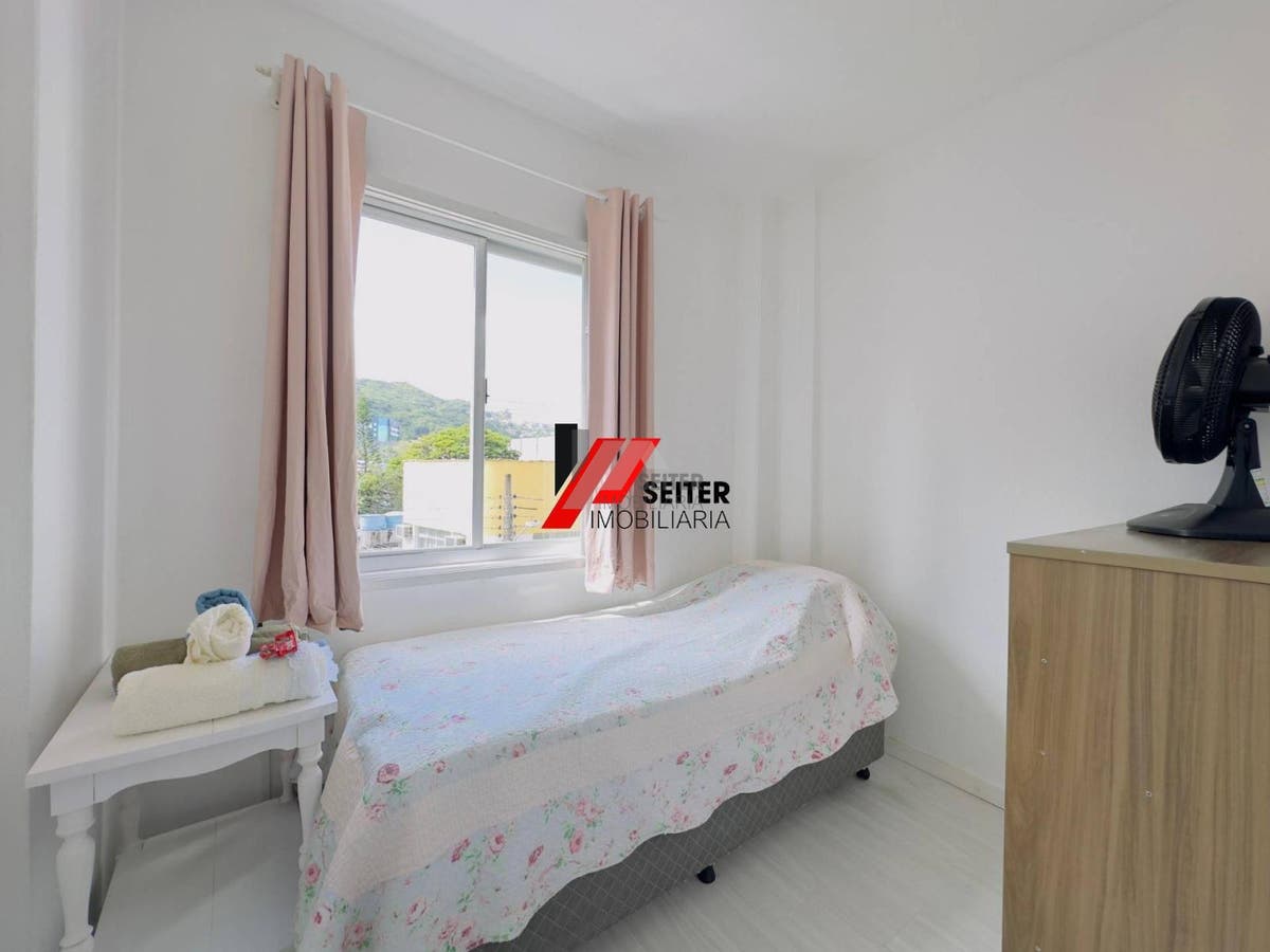 Apartamento de 2 dormitorios a venda Centro Florianopolis