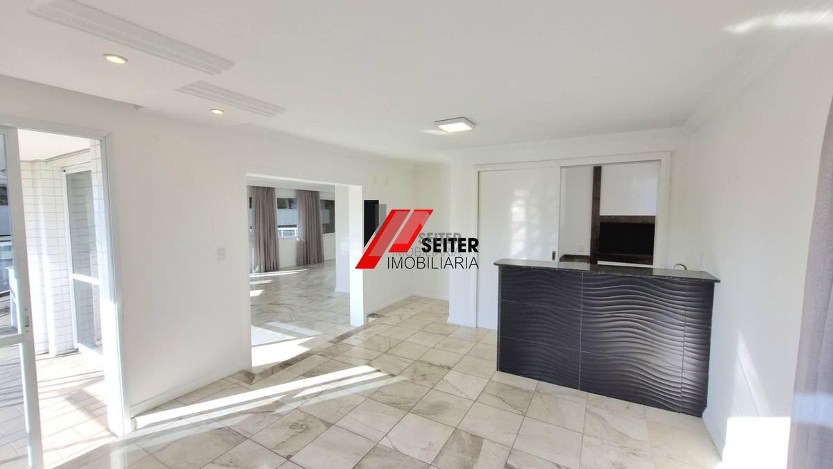 Apartamento a venda na Beira Mar Norte de Florianópolis