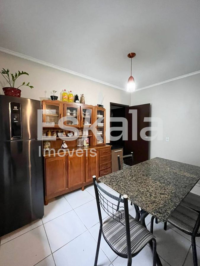 Casa Semimobiliada Com 04 Quartos Santo Antônio - Jaraguá do Sul