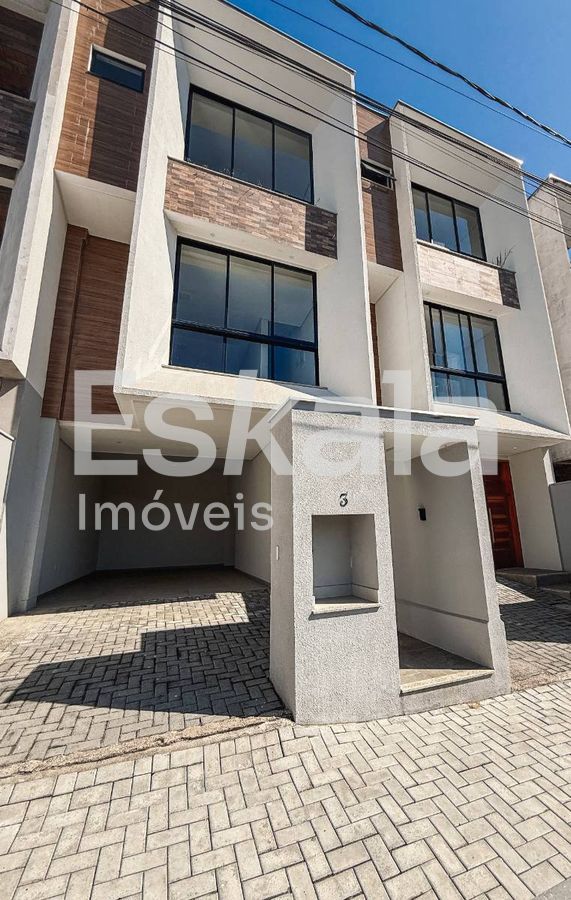 Triplex com vaga de garagem coberta vila lenzi - jaraguá do sul