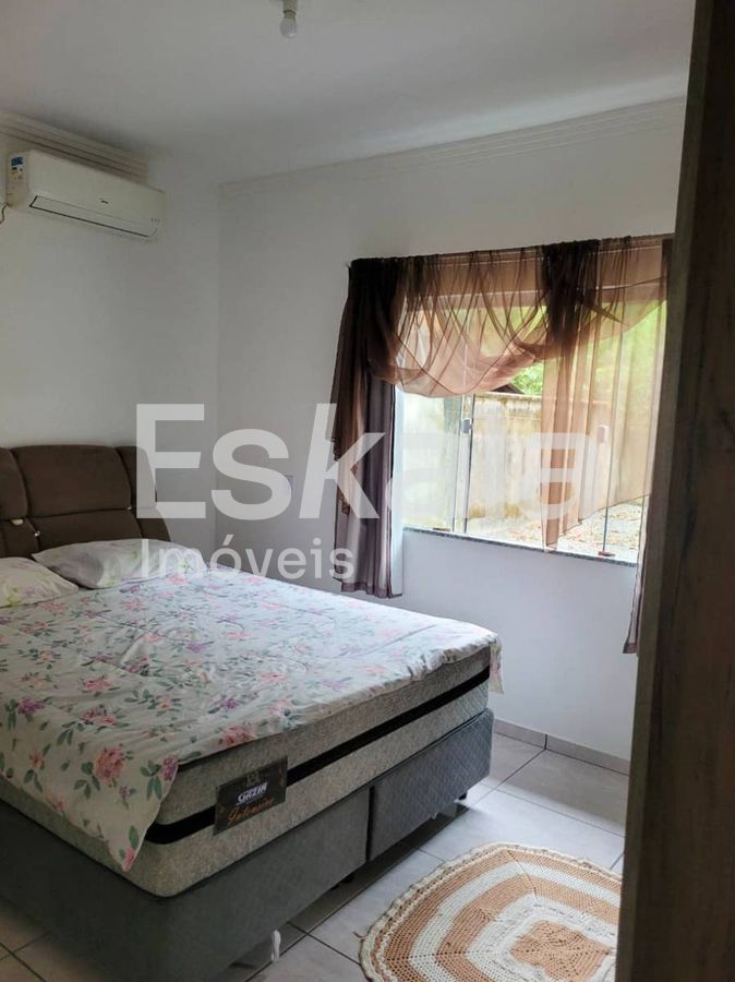 Casa Semimobiliada Com 01 Suíte + 02 Dormitórios Santo Antônio - Jaraguá do Sul