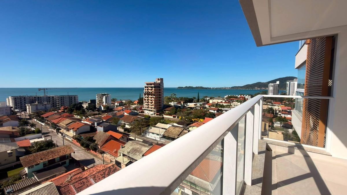 Bersi Home Club com 3 dormitórios e uma vista panorâmica