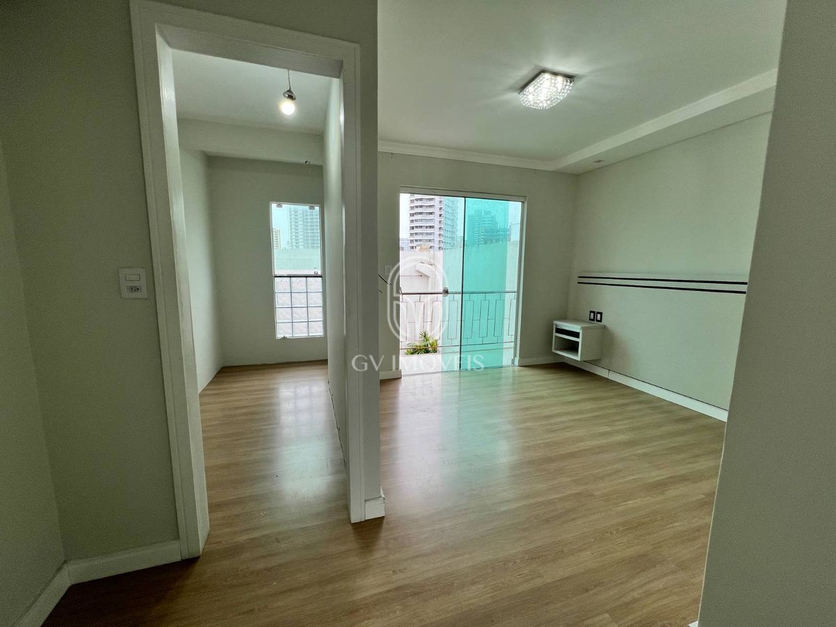Casa Geminada de 2 suítes no Centro - Casa Geminada em Centro, Itajaí - para locação - Gv gestao de imoveis LTDA