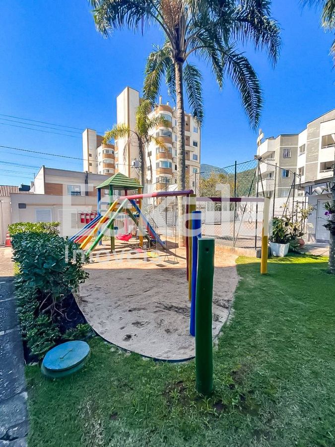Apartamento semi-mobiliado com 01 suíte + 02 dormitórios centro - jaraguá do sul