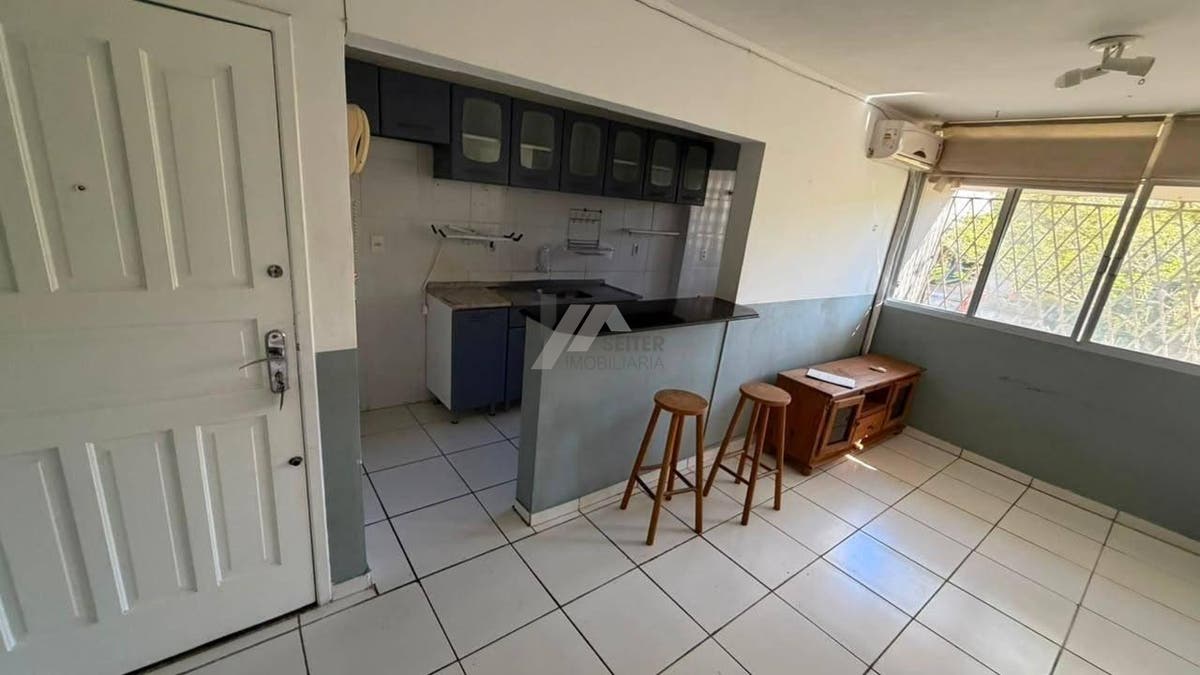 Apartamento com 2 quartos, Centro - Florianópolis