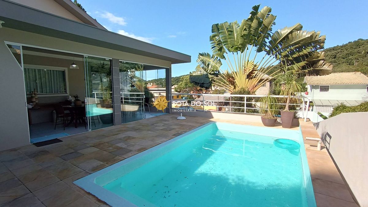 Casa de praia com piscina 5 quartos à venda Praia Centro Bombinhas SC - 6