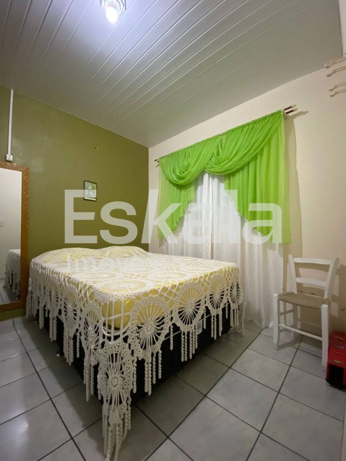 Casa com 03 Quartos e 04 Vagas de Garagem Amizade - Jaraguá do Sul